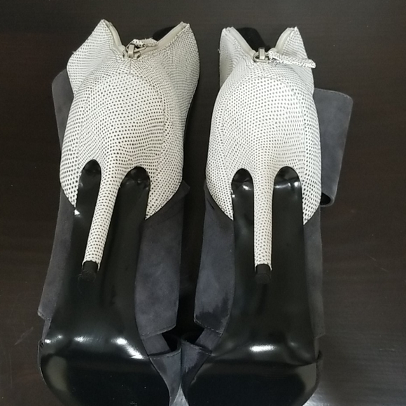 Women Heels Booties - Picture 8 of 8